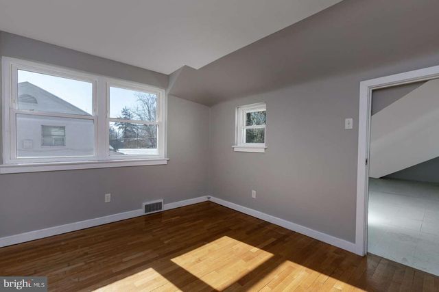 2926 PARKSIDE LN, Harrisburg, PA 17110