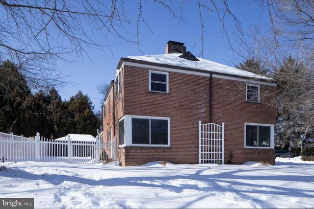 2926 PARKSIDE LN, Harrisburg, PA 17110