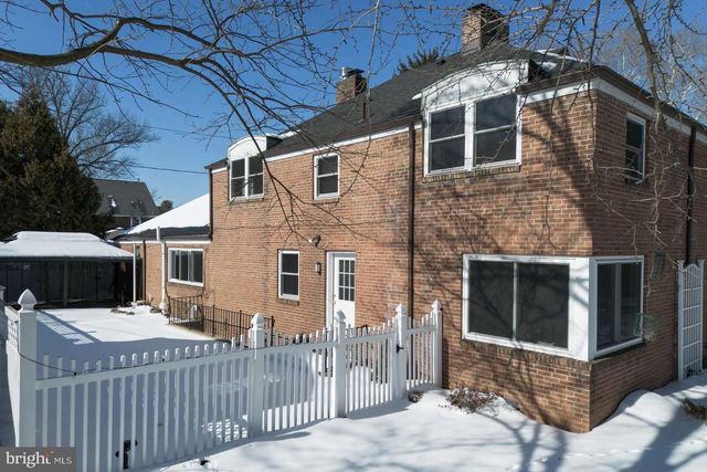 2926 PARKSIDE LN, Harrisburg, PA 17110