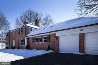 2926 PARKSIDE LN, Harrisburg, PA 17110