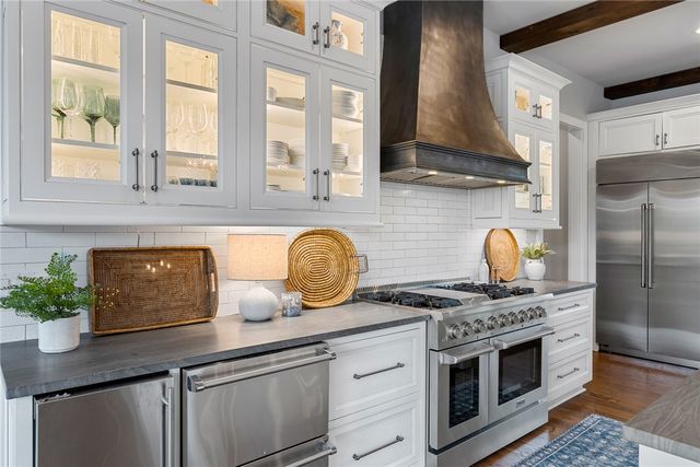 639 Marina Bay Drive, Seneca, SC 29672