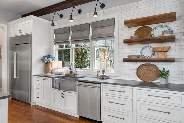 639 Marina Bay Drive, Seneca, SC 29672