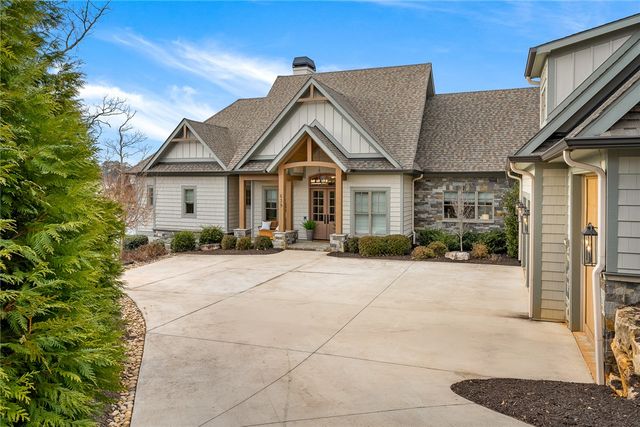 639 Marina Bay Drive, Seneca, SC 29672