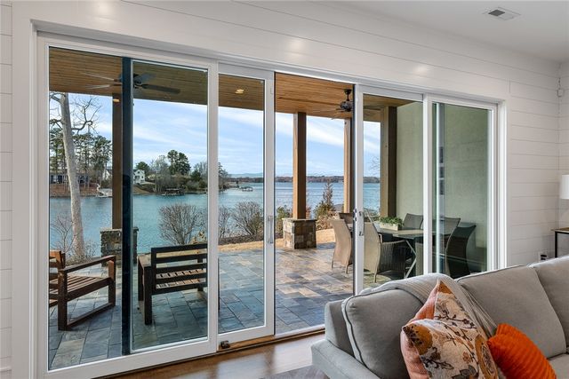 639 Marina Bay Drive, Seneca, SC 29672