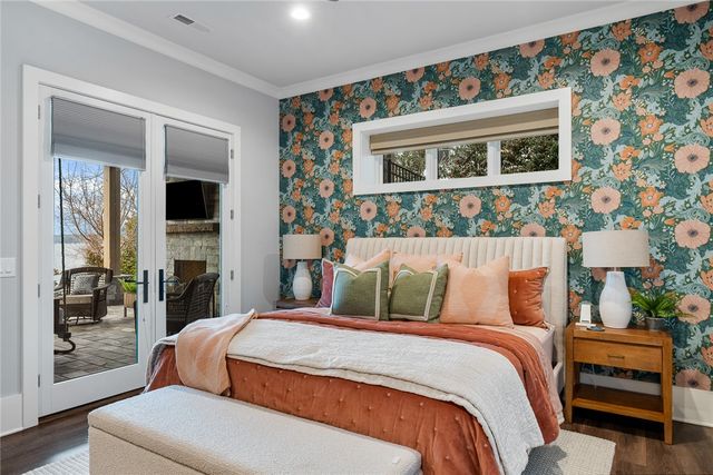 639 Marina Bay Drive, Seneca, SC 29672