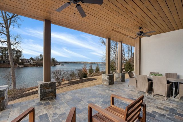 639 Marina Bay Drive, Seneca, SC 29672