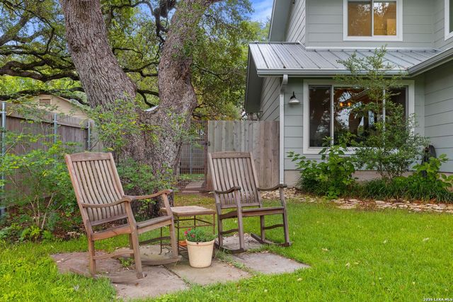 701 River Rd, Blanco, TX 78606