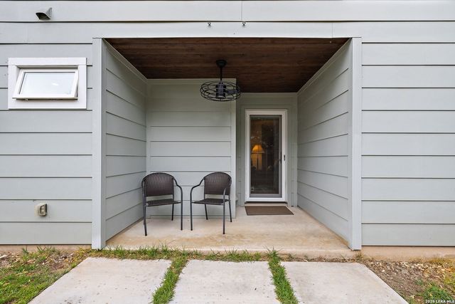 701 River Rd, Blanco, TX 78606