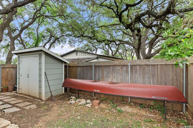 701 River Rd, Blanco, TX 78606