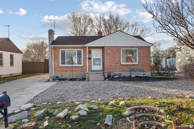 5923 S 2625 W, Roy, UT 84067