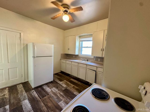 514-516 S 15th Street, Escanaba, MI 49829