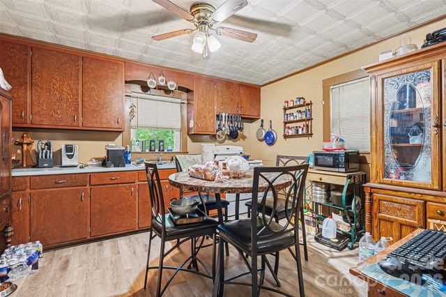 1730 2nd Street Place SW, Hickory, NC 28602