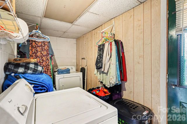 1730 2nd Street Place SW, Hickory, NC 28602