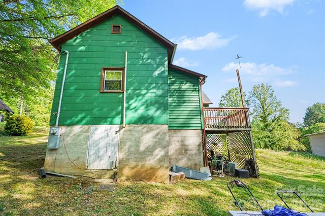 1730 2nd Street Place SW, Hickory, NC 28602