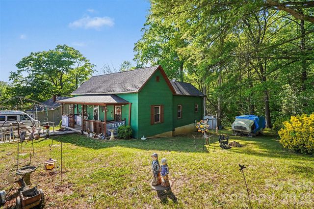 1730 2nd Street Place SW, Hickory, NC 28602