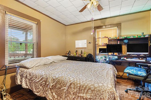 1730 2nd Street Place SW, Hickory, NC 28602