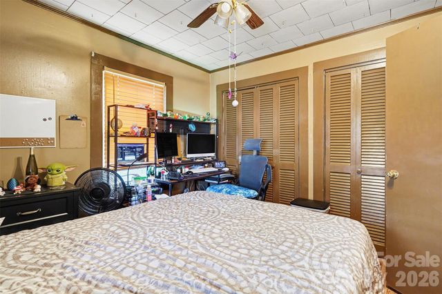 1730 2nd Street Place SW, Hickory, NC 28602