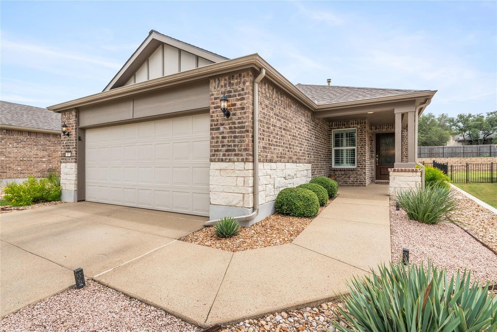 307 Hobby ST, Georgetown, TX 78633