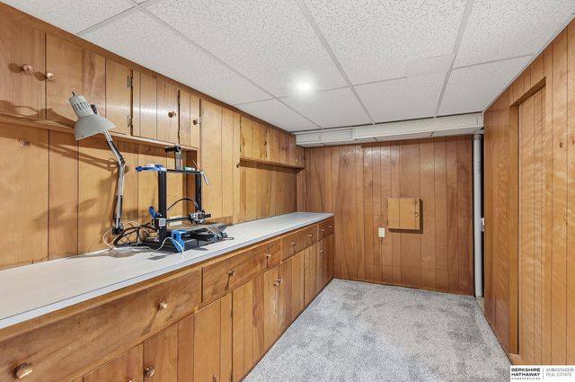 3302 S 48th Avenue Circle, Omaha, NE 68104