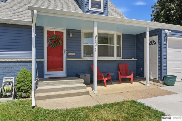 3302 S 48th Avenue Circle, Omaha, NE 68104