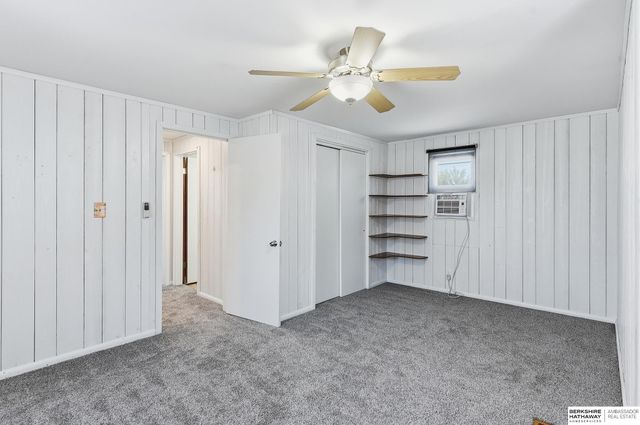 3302 S 48th Avenue Circle, Omaha, NE 68104