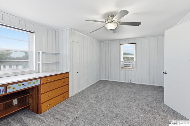 3302 S 48th Avenue Circle, Omaha, NE 68104