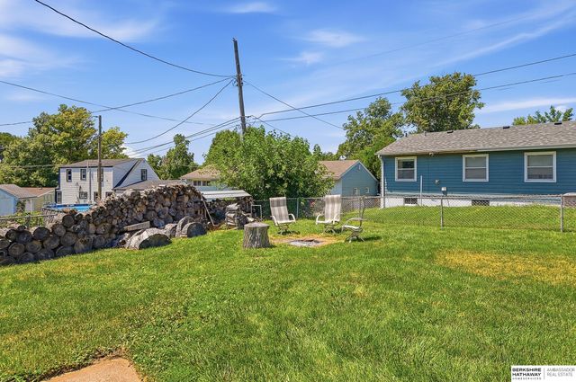 3302 S 48th Avenue Circle, Omaha, NE 68104