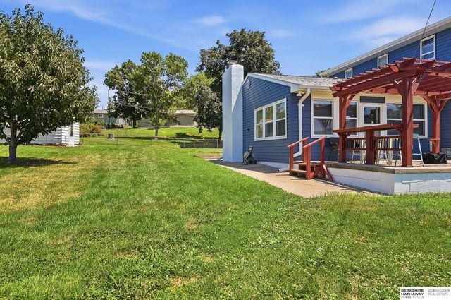 3302 S 48th Avenue Circle, Omaha, NE 68104