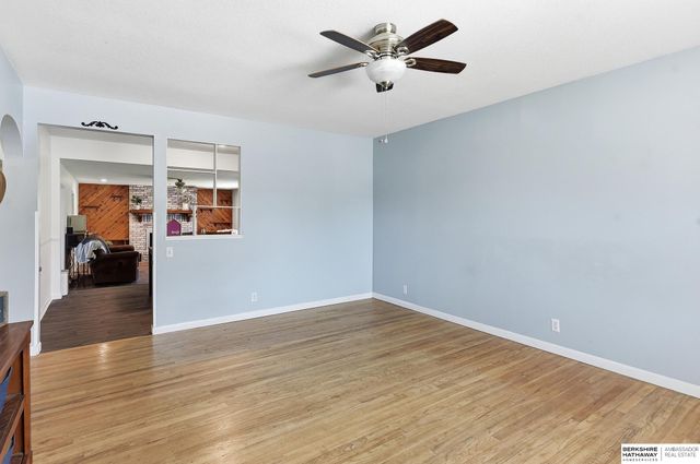 3302 S 48th Avenue Circle, Omaha, NE 68104