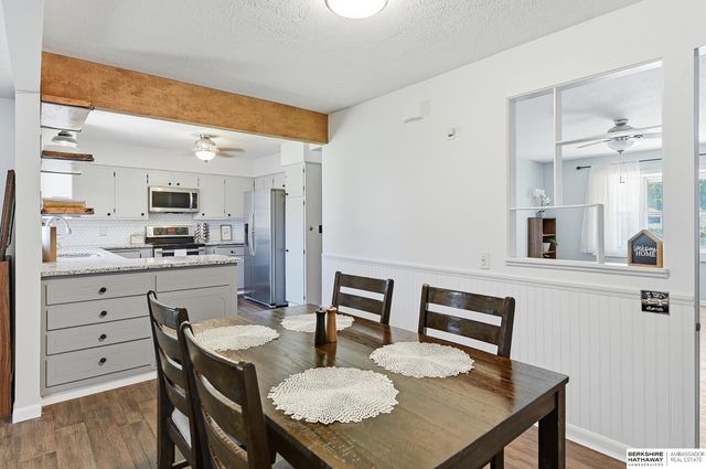 3302 S 48th Avenue Circle, Omaha, NE 68104