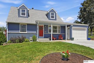 3302 S 48th Avenue Circle, Omaha, NE 68104