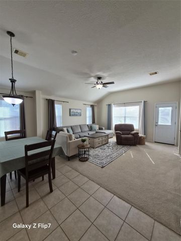 2957 Stone Spring Lane, Dickinson, TX 77539