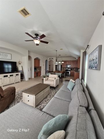 2957 Stone Spring Lane, Dickinson, TX 77539