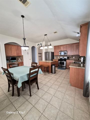 2957 Stone Spring Lane, Dickinson, TX 77539