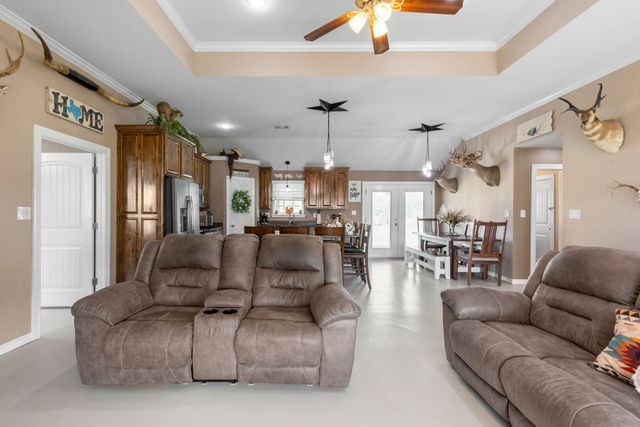 660 Milton Minter Road, Deport, TX 75435