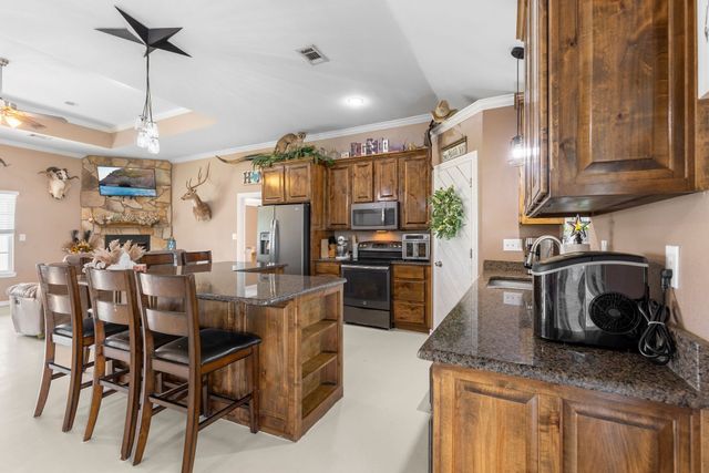 660 Milton Minter Road, Deport, TX 75435