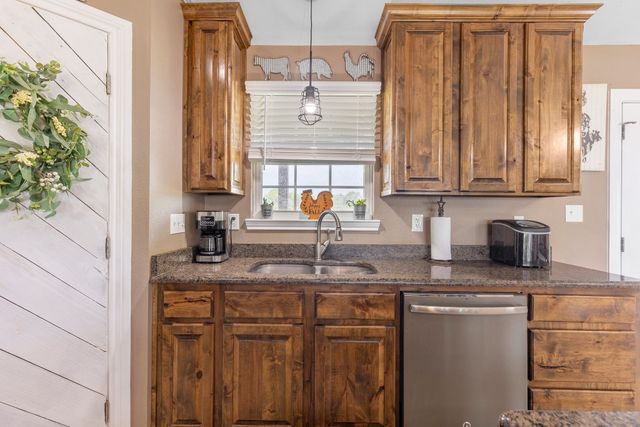 660 Milton Minter Road, Deport, TX 75435