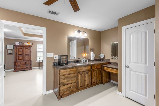 660 Milton Minter Road, Deport, TX 75435