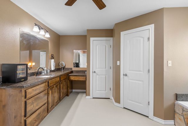 660 Milton Minter Road, Deport, TX 75435