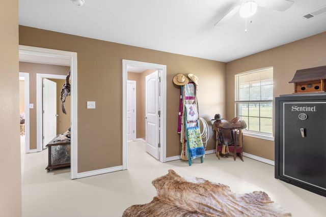 660 Milton Minter Road, Deport, TX 75435