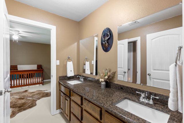 660 Milton Minter Road, Deport, TX 75435