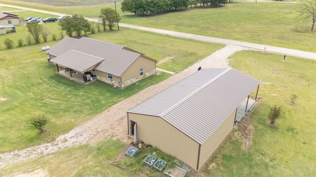 660 Milton Minter Road, Deport, TX 75435