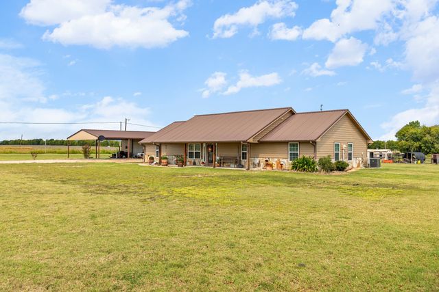 660 Milton Minter Road, Deport, TX 75435