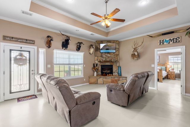 660 Milton Minter Road, Deport, TX 75435