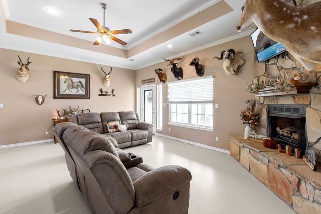 660 Milton Minter Road, Deport, TX 75435