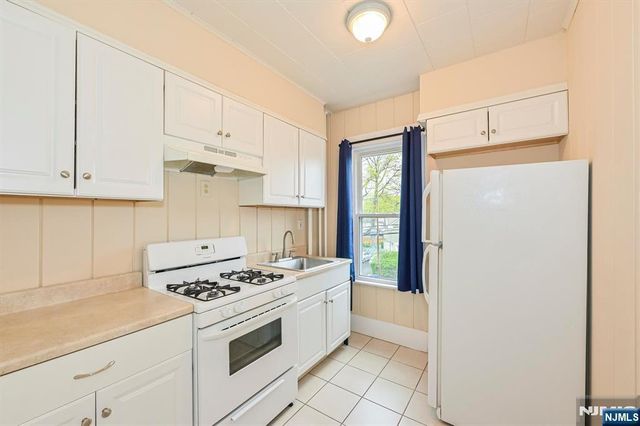 135 Cresskill Avenue, Dumont, NJ 07628