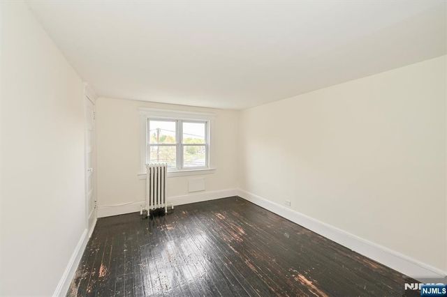 135 Cresskill Avenue, Dumont, NJ 07628