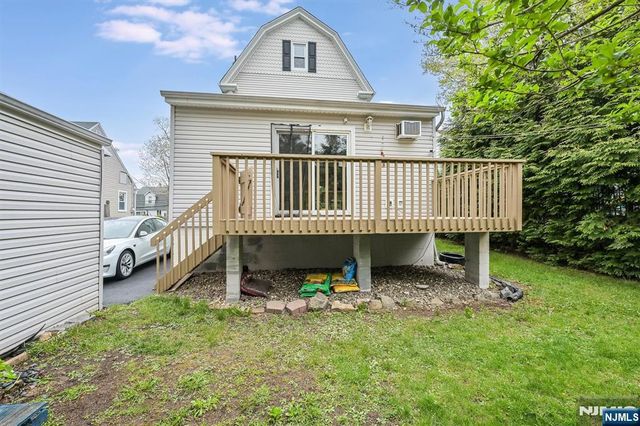 135 Cresskill Avenue, Dumont, NJ 07628