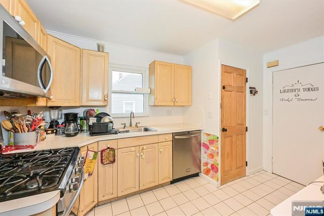 135 Cresskill Avenue, Dumont, NJ 07628