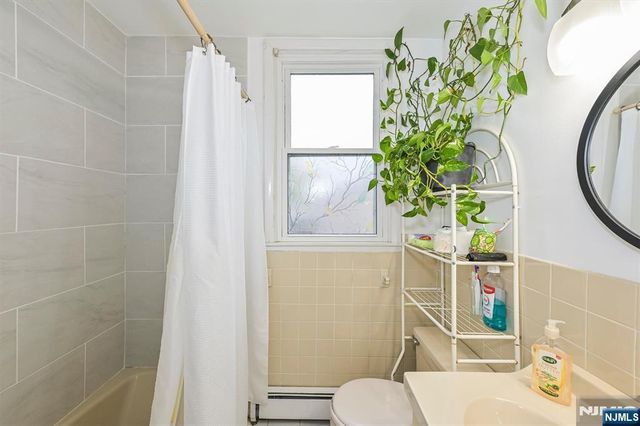 135 Cresskill Avenue, Dumont, NJ 07628